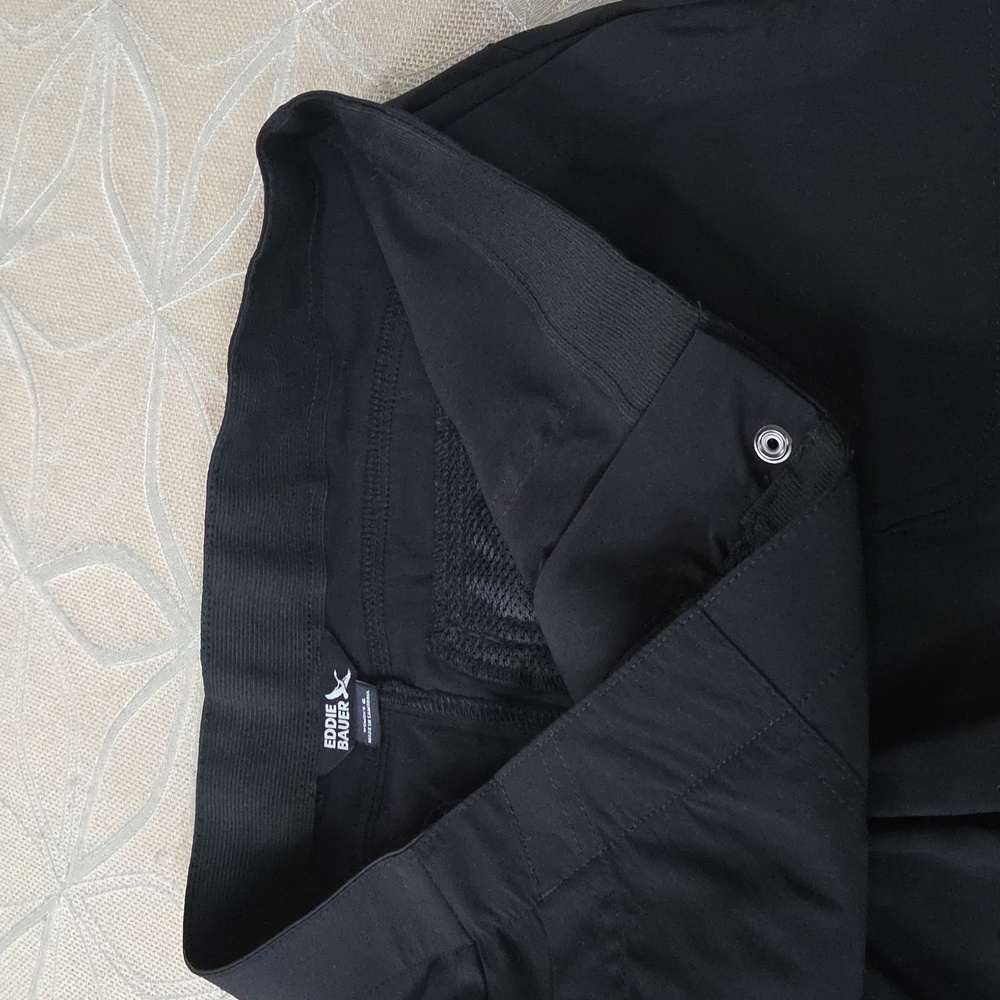 Eddie Bauer Black Flat Front Shorts! - Picture 8 of 9